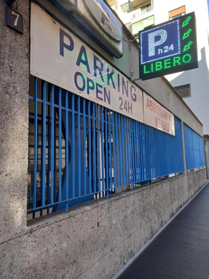 Arena Suite All Comforts - With Free Parking Garage Per Qualified Rate - Con Parcheggio Incluso Per Le Tariffe Qualificanti - Metro Verde Greenline Moscova Mailand Exterior foto